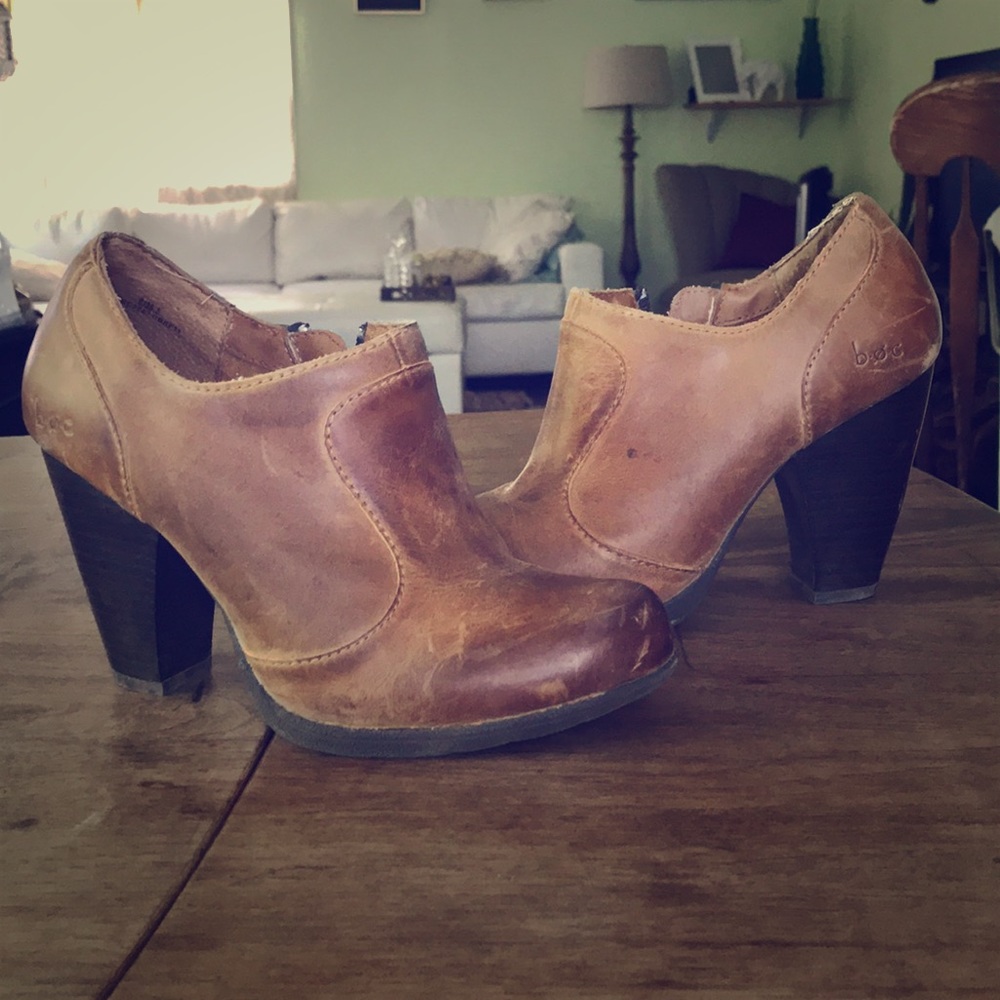 Genuine leather boc pumps/booties.